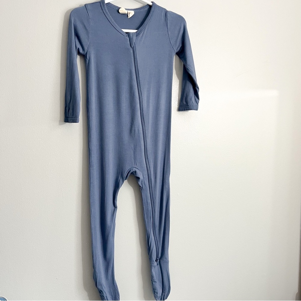 Kyte Baby Bamboo Zippered Footie in Steel - size 18-24 months